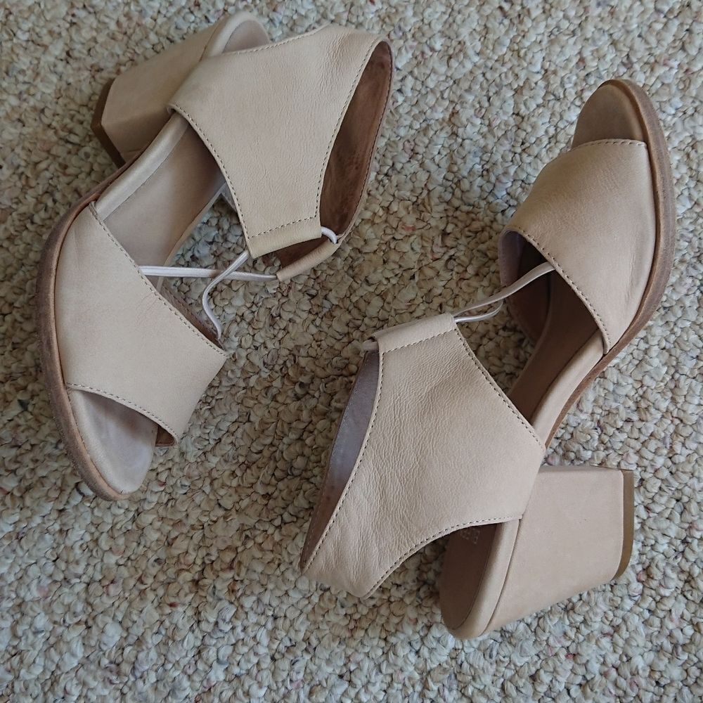 Eileen Fisher Doe Earth Tumbled Nubuck Sandal in beige size 6 - Picture 4 of 13